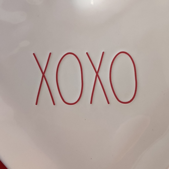 Rae Dunn valentine plate - Picture 5 of 7